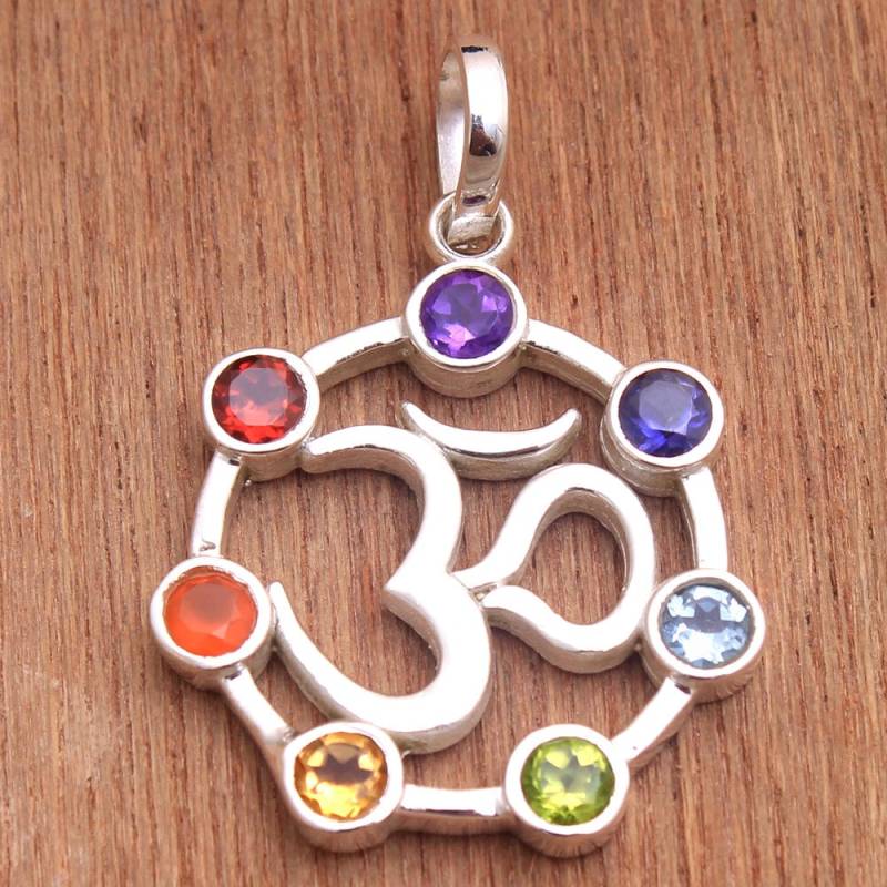 Handgemachter Sterling Silber Chakra Edelstein Om Anhänger - Spiritueller Schmuck von Arishasilverco
