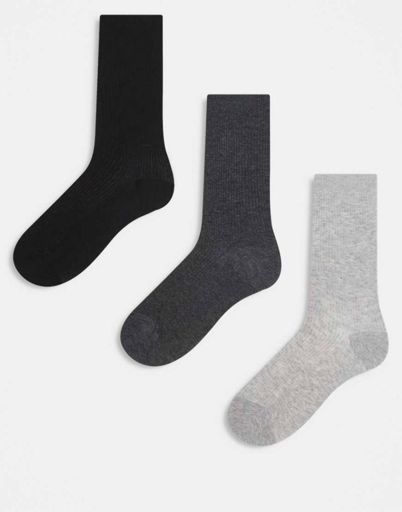 ARKET - 3er-Pack gerippte Baumwollsocken in Hellgrau, Dunkelgrau und Schwarz-Bunt von Arket
