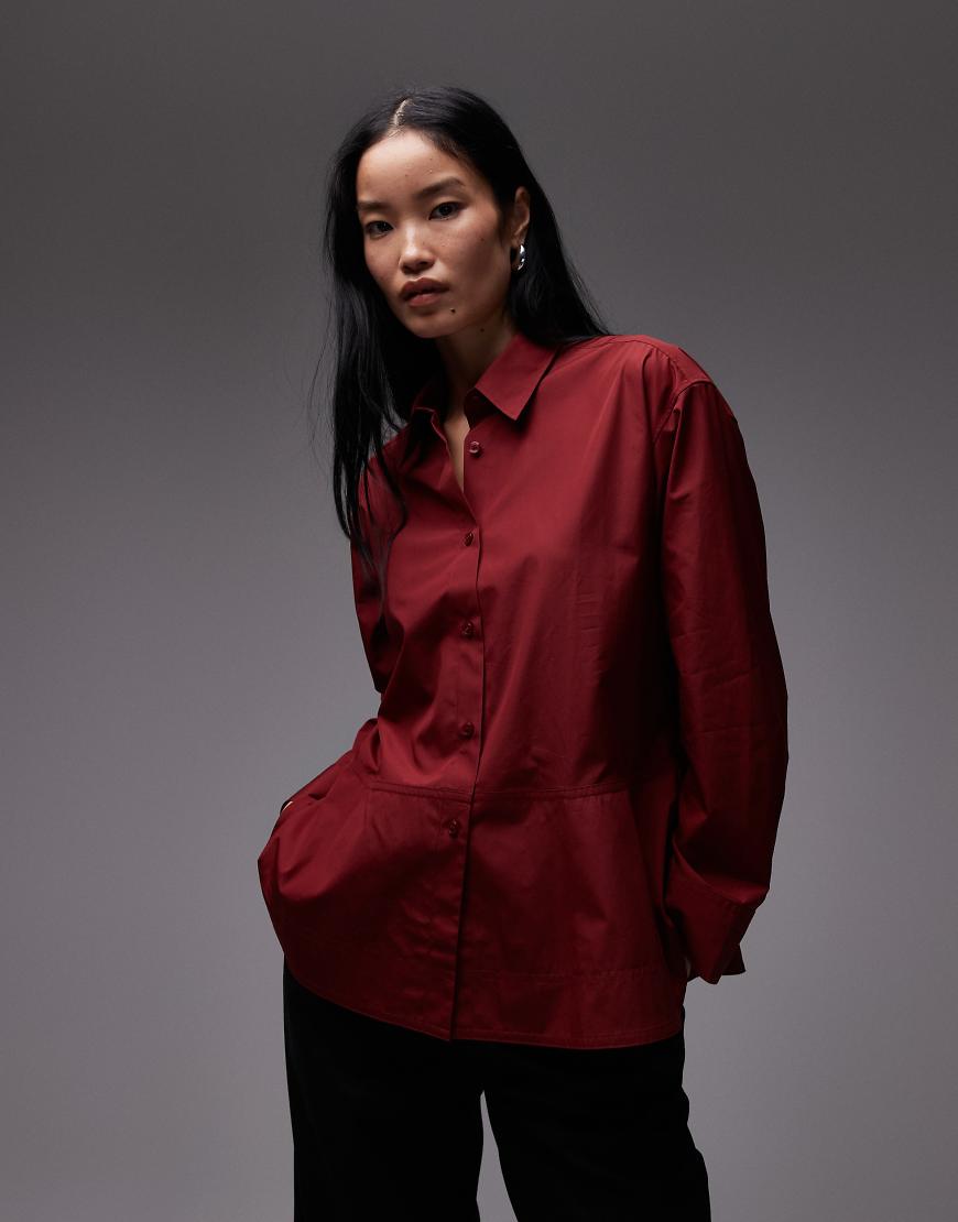 ARKET - Bluse in Dunkelrot mit Schößchensaum von Arket