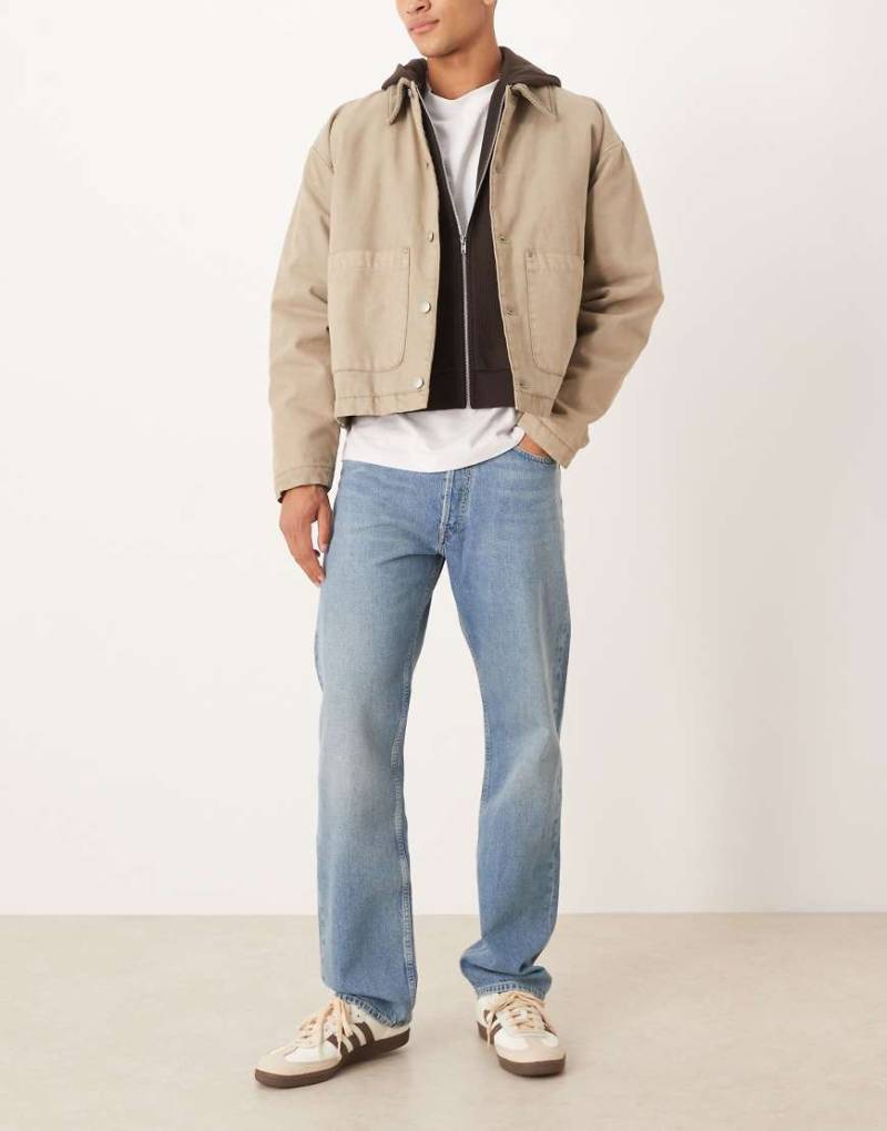 ARKET - Cliff - Klassische, gerade Jeans mit Vintage-Waschung in Mittelblau ARKET - Cliff - Klassische, gerade Jeans mit Vintage-Waschung in Mittelblau von Arket