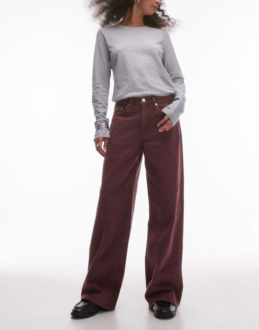 ARKET - Cloud - Baggy-Jeans in burgunderroter Waschung mit niedrigem Bund und weitem Bein von Arket