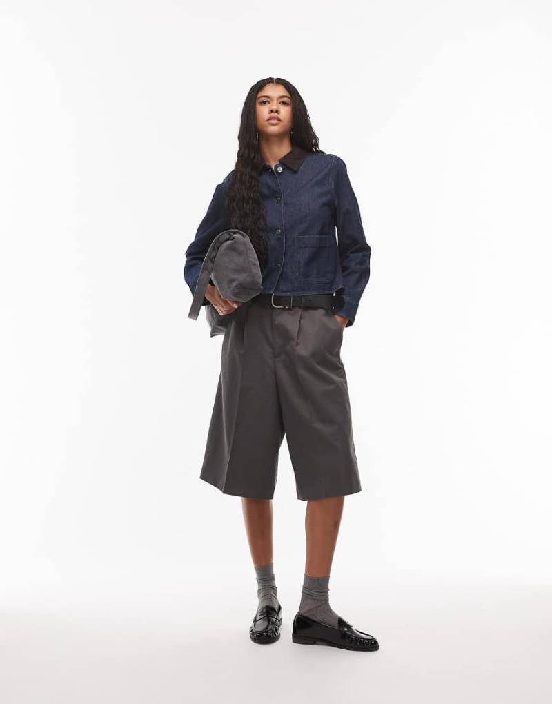 ARKET - Cropped Jeans-Hemdjacke in Rinse-Waschung in Indigo mit Kontrastkragen-Marineblau von Arket
