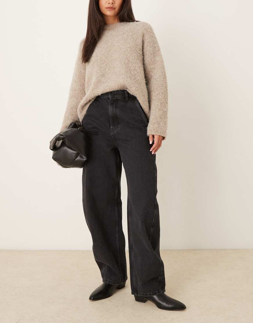 ARKET - Endive - Barrel-Jeans in stark verwaschenem Schwarz von Arket