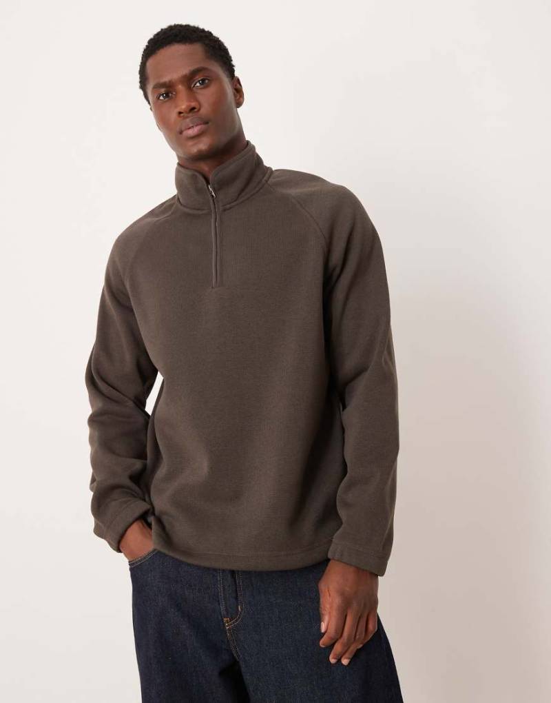 ARKET - Fleece-Sweatshirt aus reiner Baumwolle in Braun mit halblangem Reißverschluss-Brown von Arket