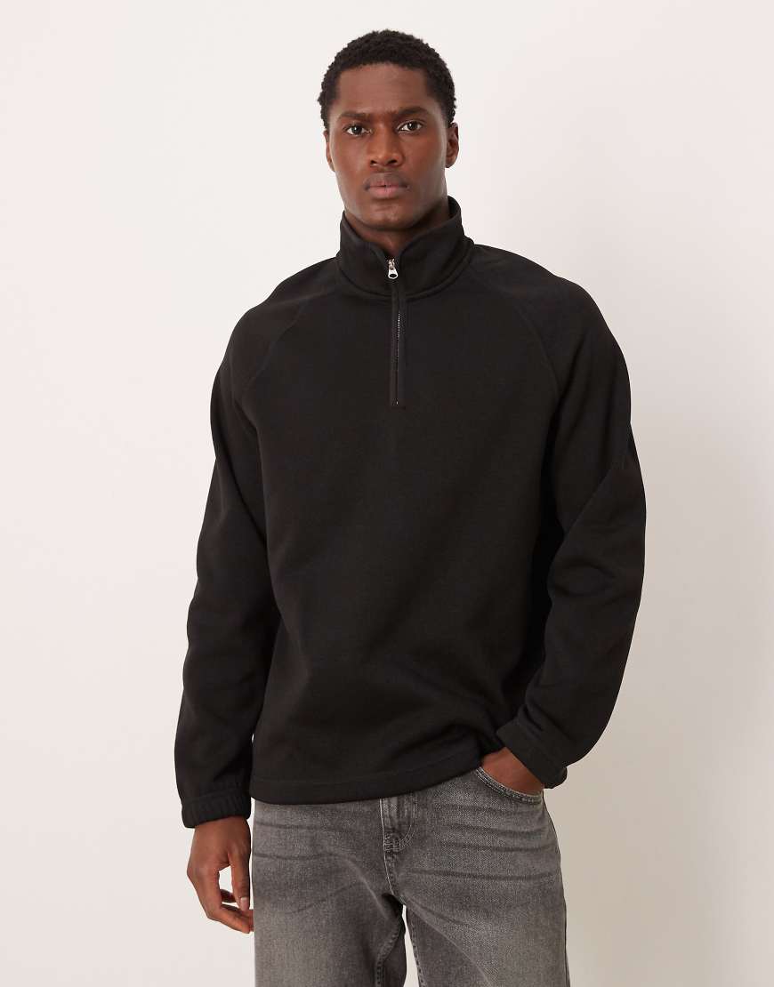 ARKET - Fleece-Sweatshirt aus reiner Baumwolle in Schwarz mit halblangem Reißverschluss von Arket