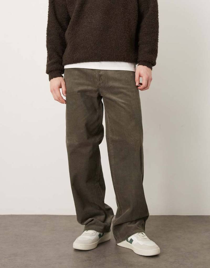 ARKET - Gerade geschnittene Hose aus Cord in Maulwurfbraun-Brown von Arket