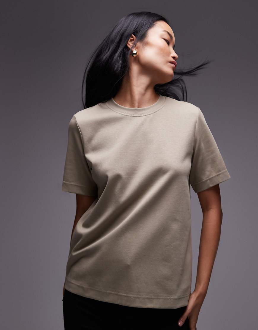 ARKET - Kastiges T-Shirt aus schwerem Jersey in Beige und Khaki-Grün von Arket