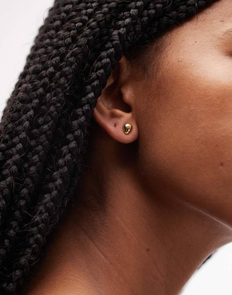 ARKET - Kleine Ohrstecker in Goldoptik-Goldfarben von Arket