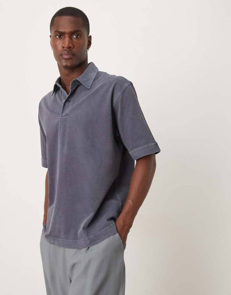 ARKET - Kurzärmliges Polohemd aus schwerem Jersey in Dunkelblau von Arket