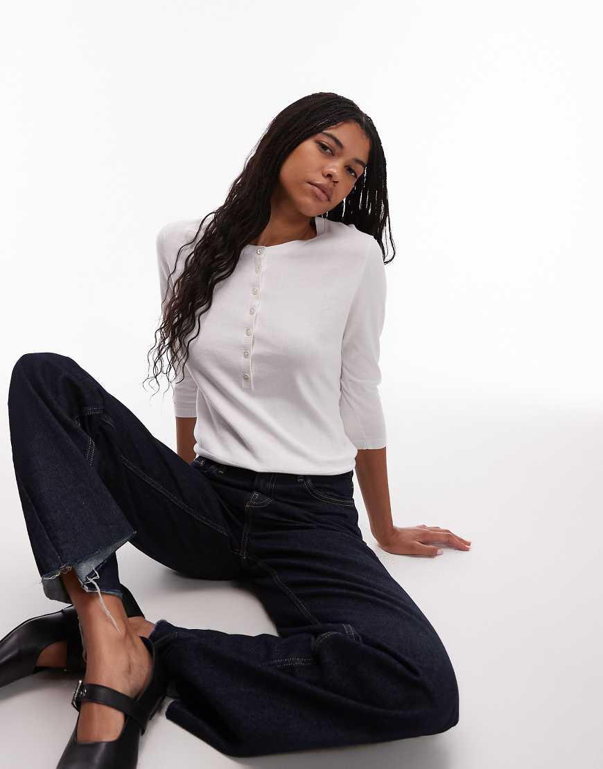 ARKET - Langärmliges Henley-Top aus Rippstrick in Weiß von Arket