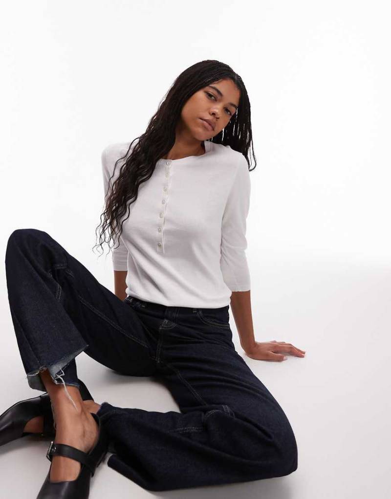 ARKET - Langärmliges Henley-Top aus Rippstrick in Weiß von Arket