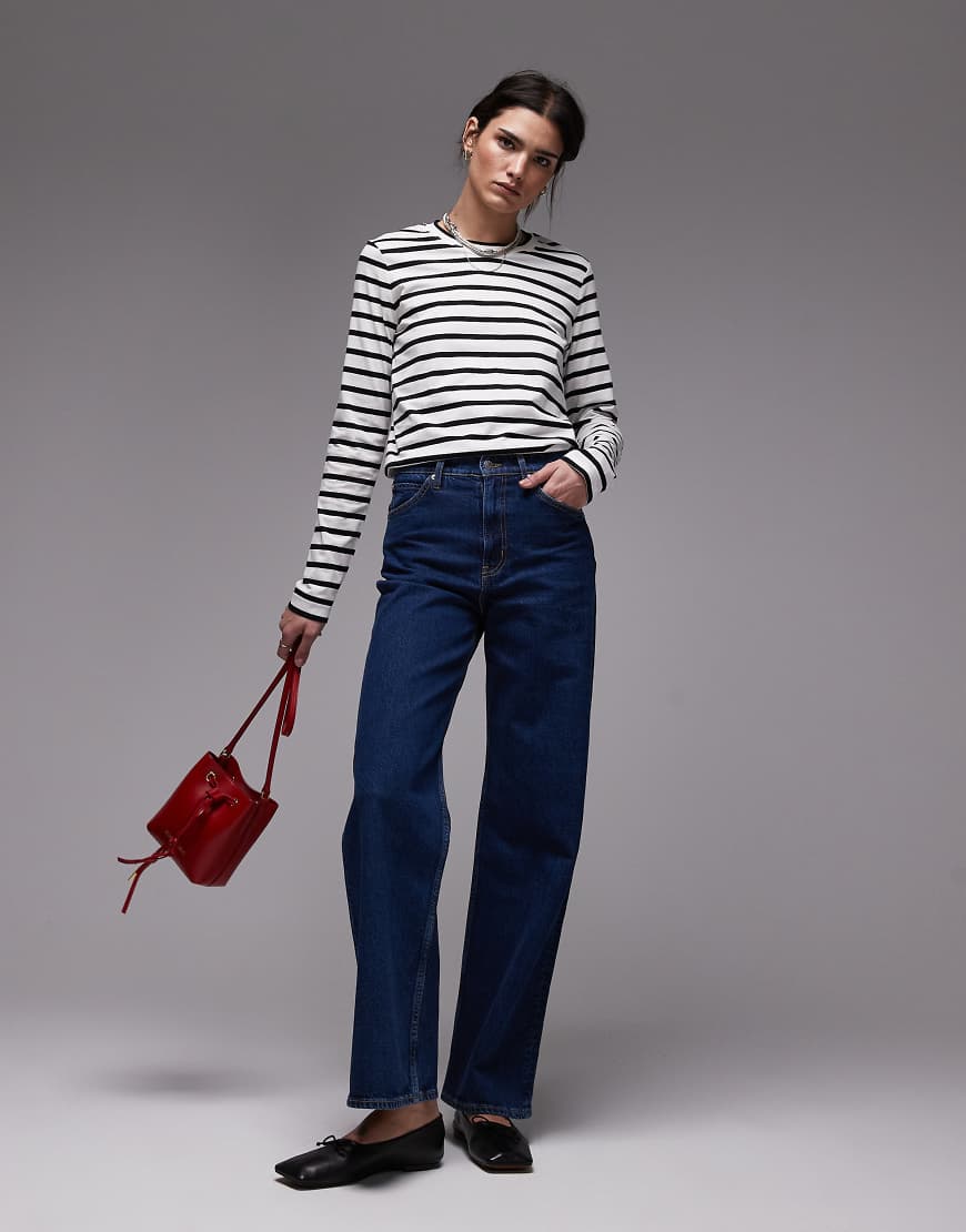 ARKET - Lupine - Weit geschnittene Jeans in mittelblauer Waschung mit hohem Bund-Schwarz von Arket