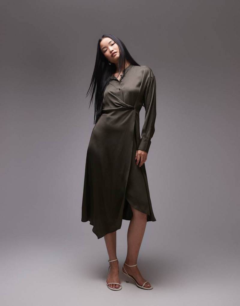 ARKET - Midi-Hemdblusenkleid in Khakigrün mit asymmetrischer Drapierung von Arket