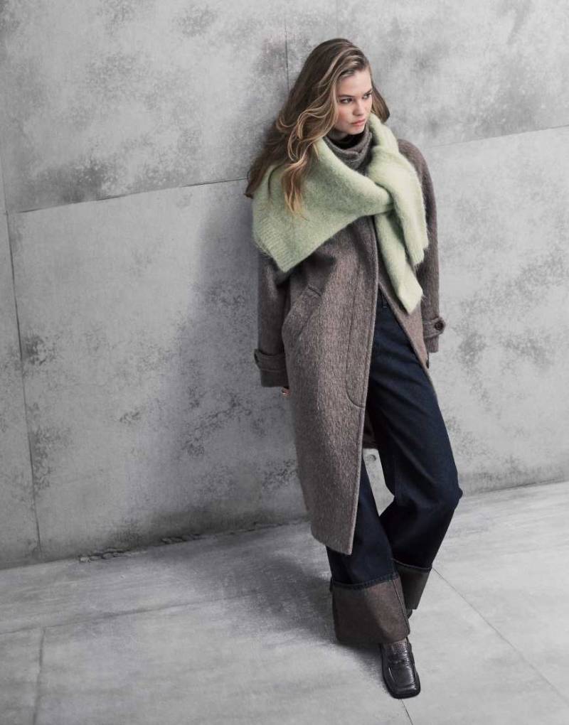 ARKET - Mittellanger Oversize-Mantel aus Wolle und Alpakawolle in dunklem Maulwurfsbraun-Brown von Arket