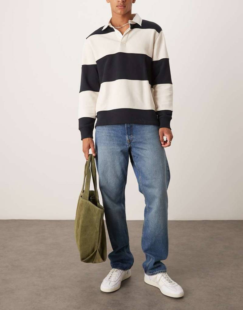 ARKET - Ocean - Jeans in verwaschenem Mittelblau mit lockerem, geradem Schnitt von Arket