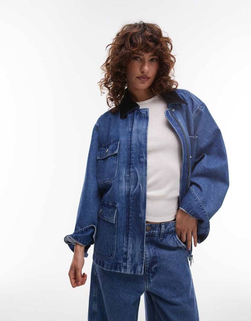ARKET - Oversize-Barn-Jacke im Workwear-Stil mit Umschlagtaschen und Kragen in Kontrastfarbe-Blau von Arket