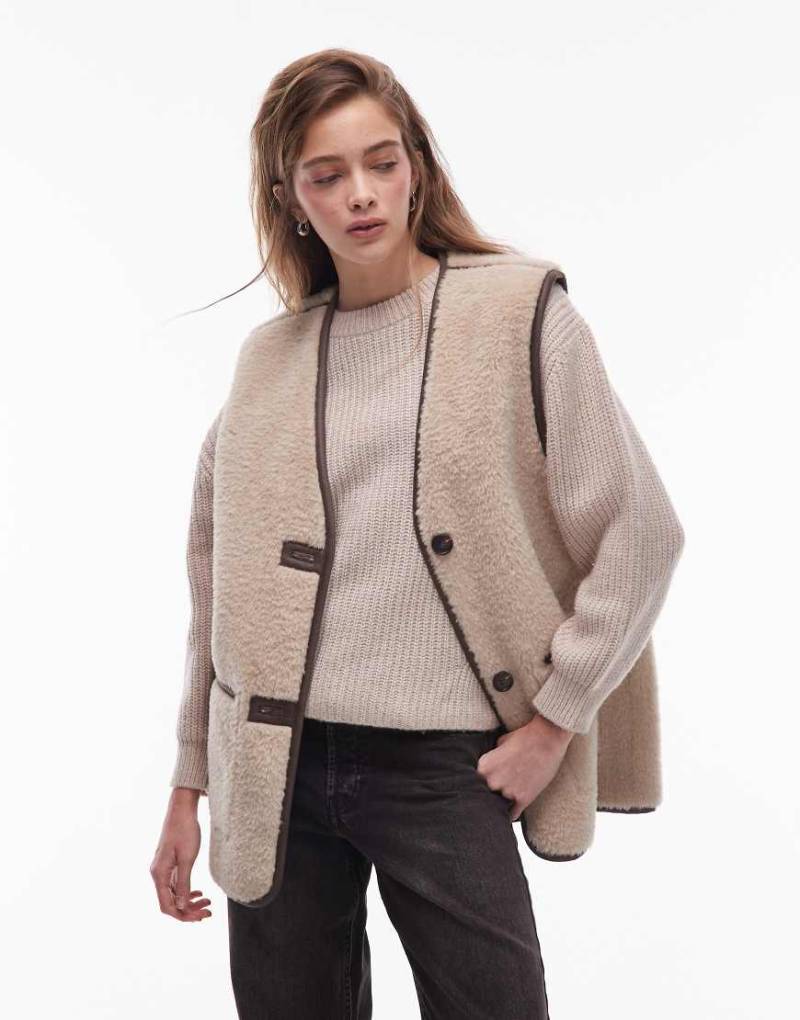 ARKET - Oversize-Weste aus Lammfellimitat in Beige-Neutral von Arket