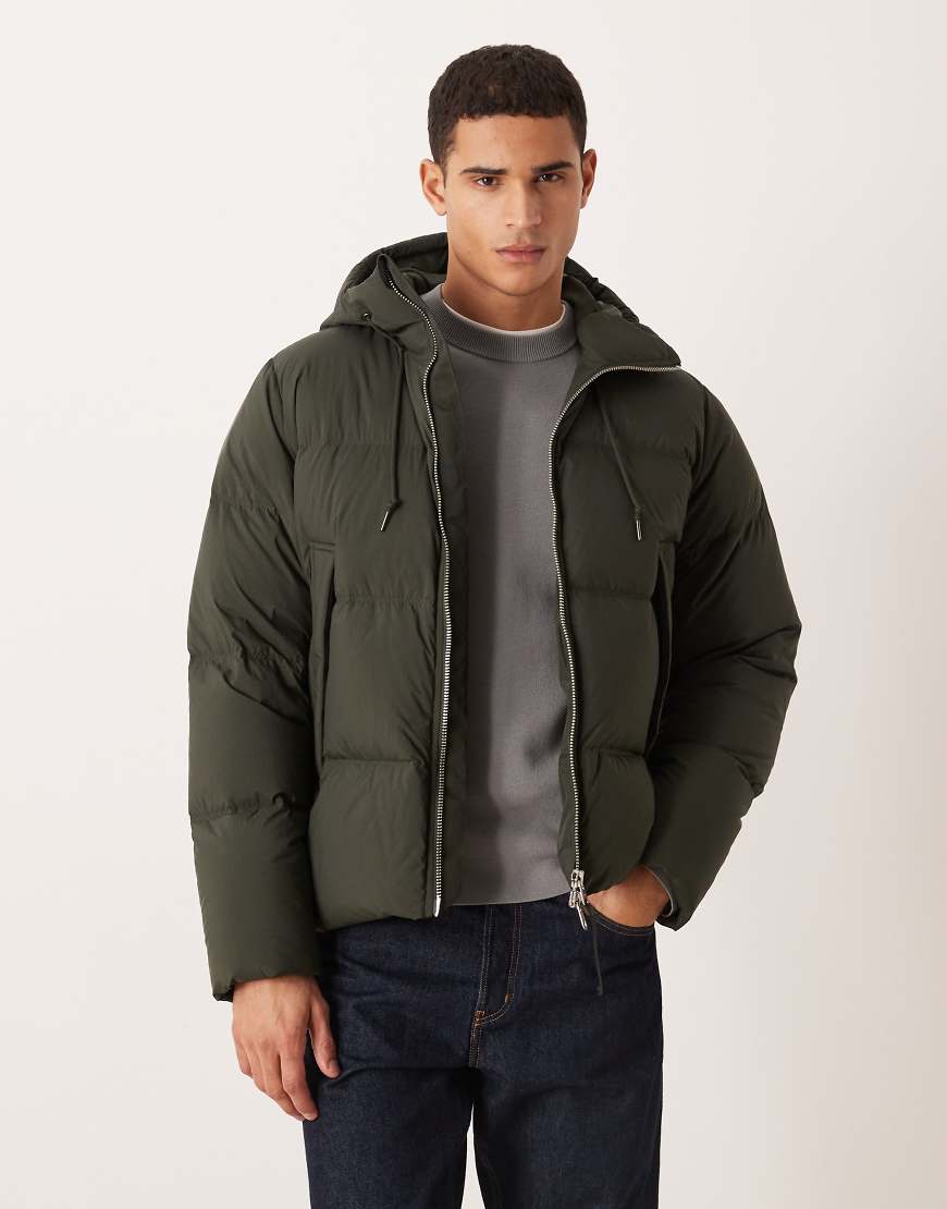 ARKET - Pufferjacke in Khaki mit Daunenfüllung und Kapuze-Grün von Arket