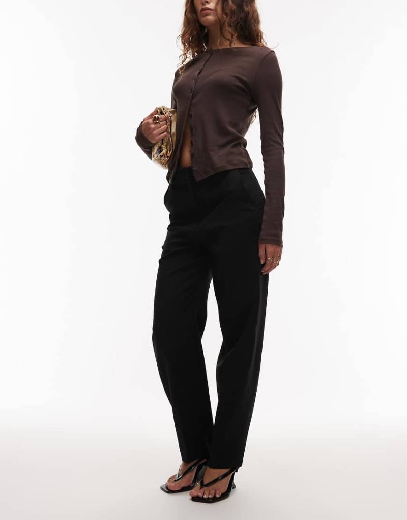 ARKET - Schmale, kürzere Hose aus Woll-Stretch in Schwarz von Arket