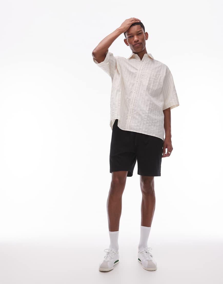 ARKET - Seersucker-Shorts in Schwarz mit Tunnelzug-Bund ARKET - Seersucker-Shorts in Schwarz mit Tunnelzug-Bund von Arket