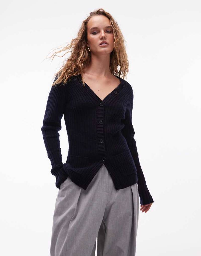 ARKET - Slim-Fit-Strickjacke in Marineblau mit Kragen von Arket