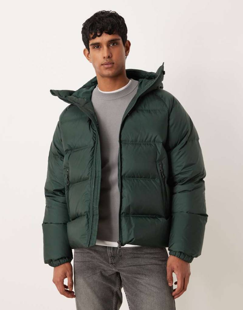 ARKET - Sportliche Daunenjacke in Grün mit Kapuze von Arket