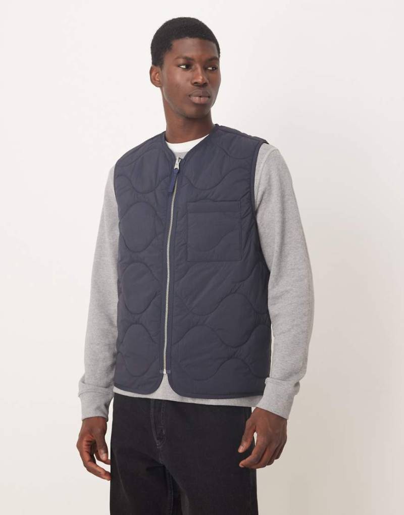 ARKET - Steppweste in Marineblau mit Reißverschluss von Arket