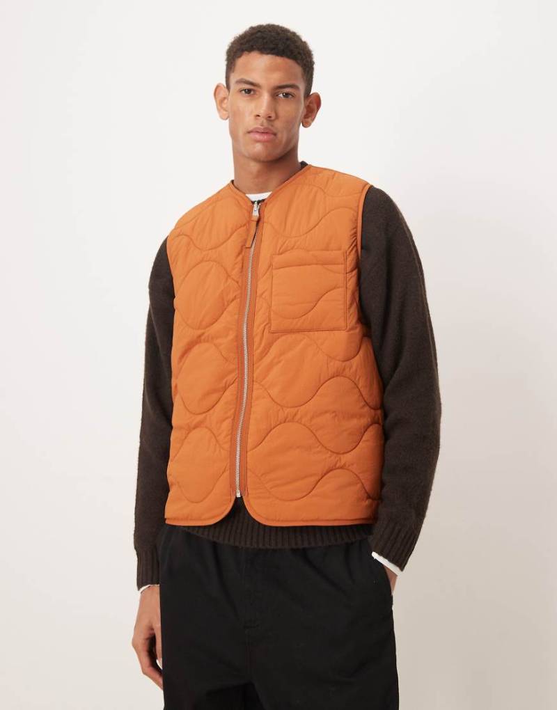 ARKET - Steppweste in Orange mit Reißverschluss-Rot von Arket
