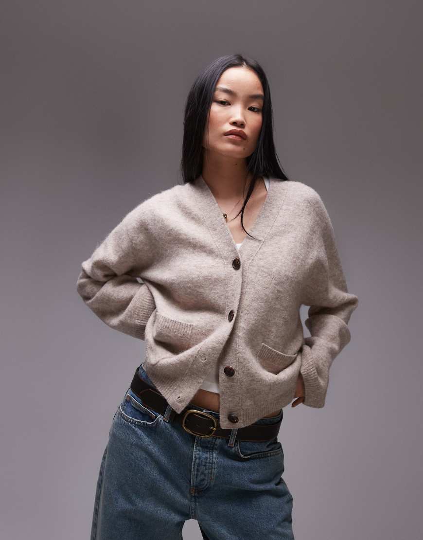 ARKET - Strickjacke aus Alpaka-Woll-Mix in Hellbeige mit V-Ausschnitt-Neutral von Arket