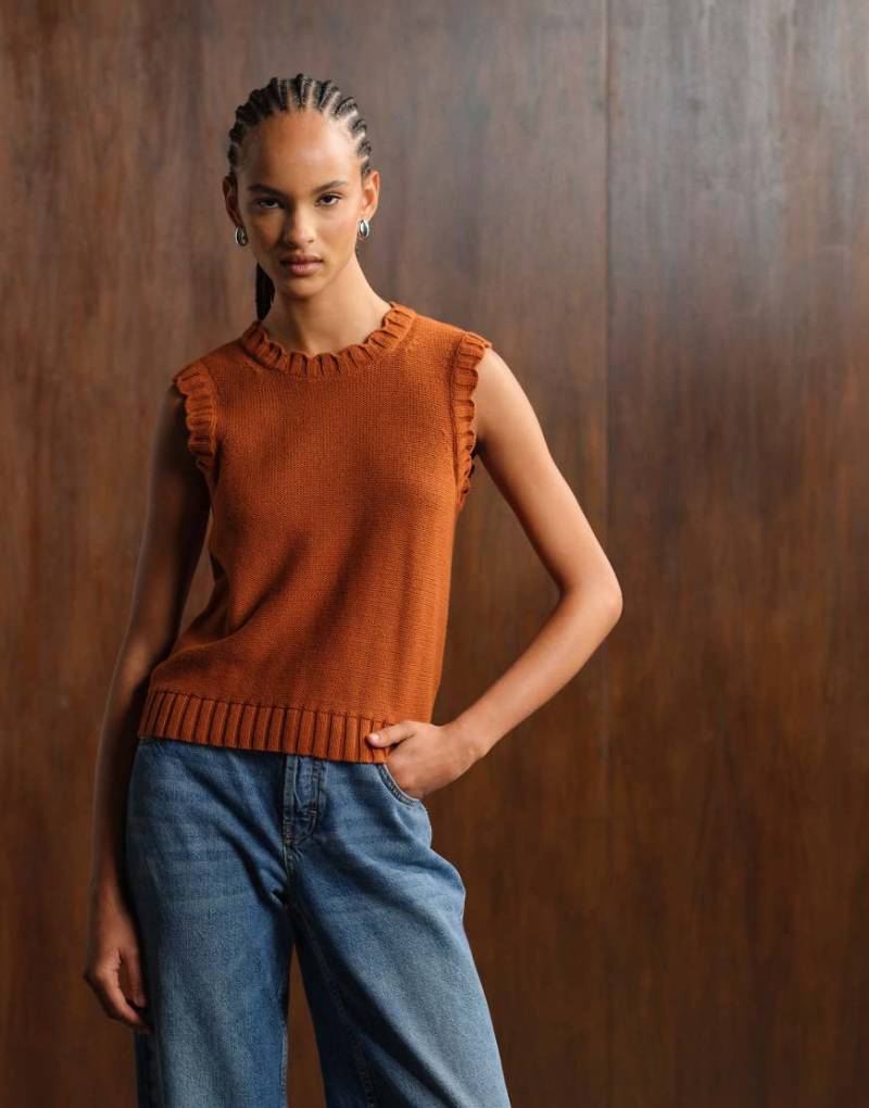 ARKET - Strickpullunder in Rostbraun mit Rüschenkantendetail-Brown von Arket