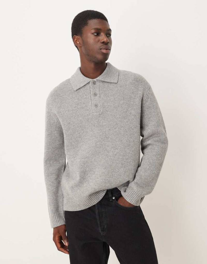 ARKET - Strukturierter Pullover aus reiner Wolle in meliertem Grau mit Polokragen von Arket