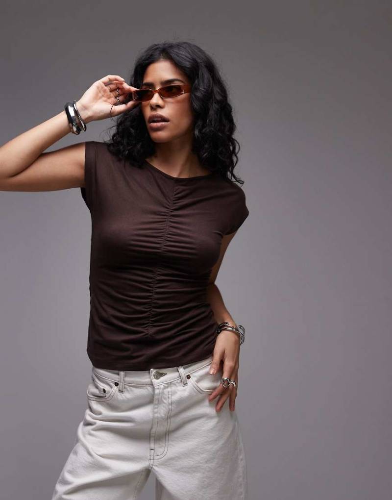 ARKET - T-Shirt in Braun mit hohem Baumwollanteil und geraffter Stretch-Naht von Arket