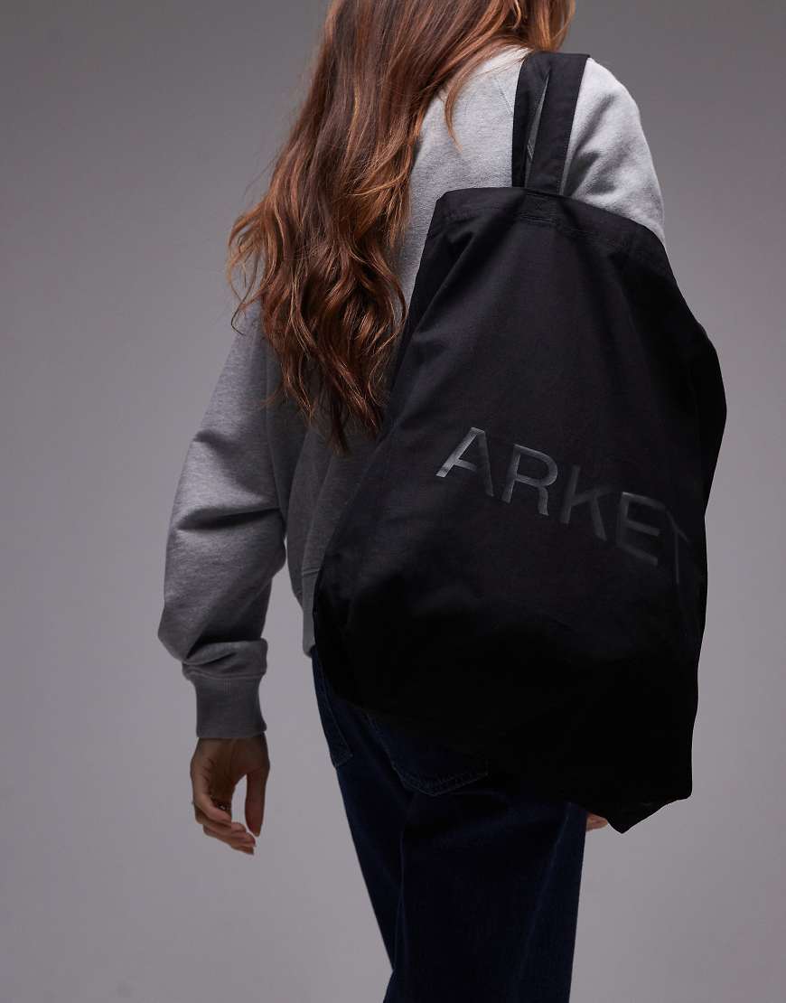 ARKET - Tragetasche aus Canvas in Schwarz von Arket