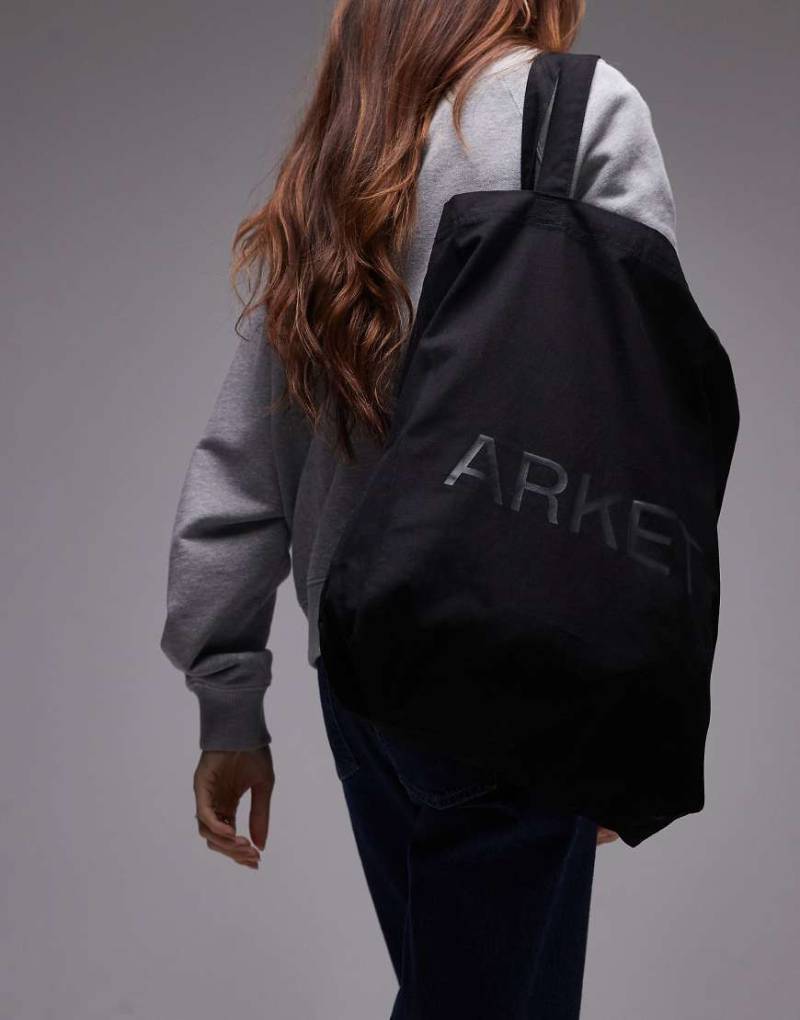 ARKET - Tragetasche aus Canvas in Schwarz von Arket