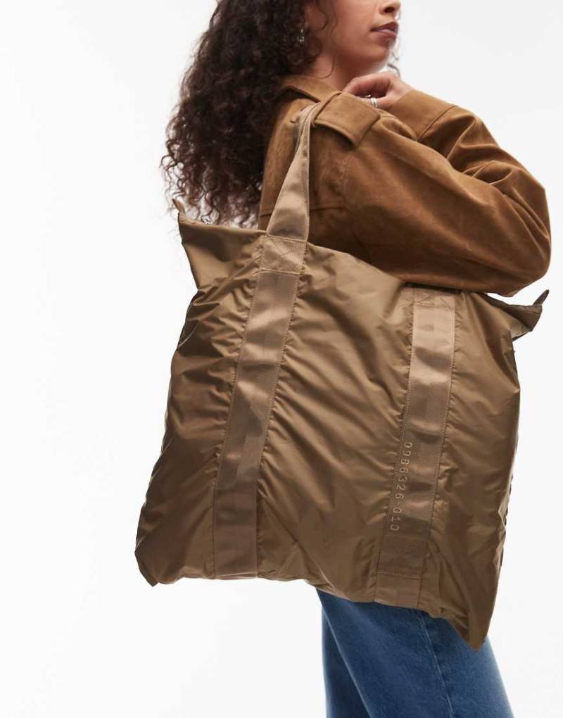 ARKET - Verstaubare Unisex-Tasche in neutralem Beige von Arket