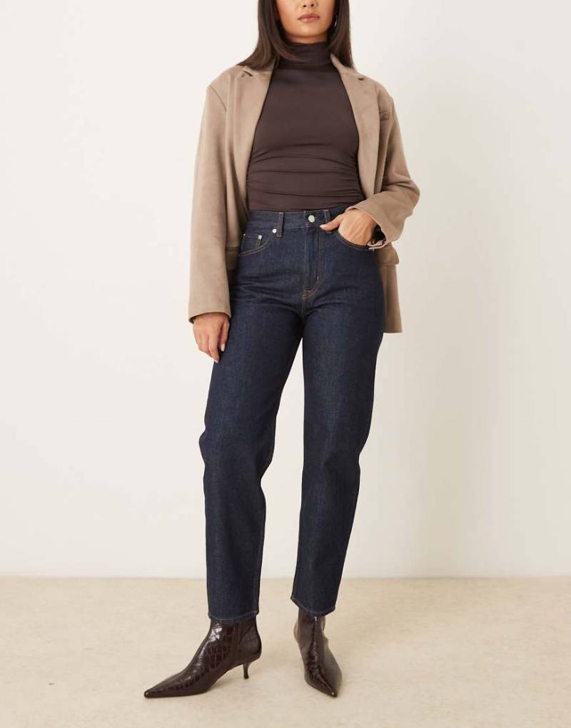 ARKET - Violet - Schmal geschnittene Balloon-Jeans in indigoblauer Waschung-Marineblau von Arket