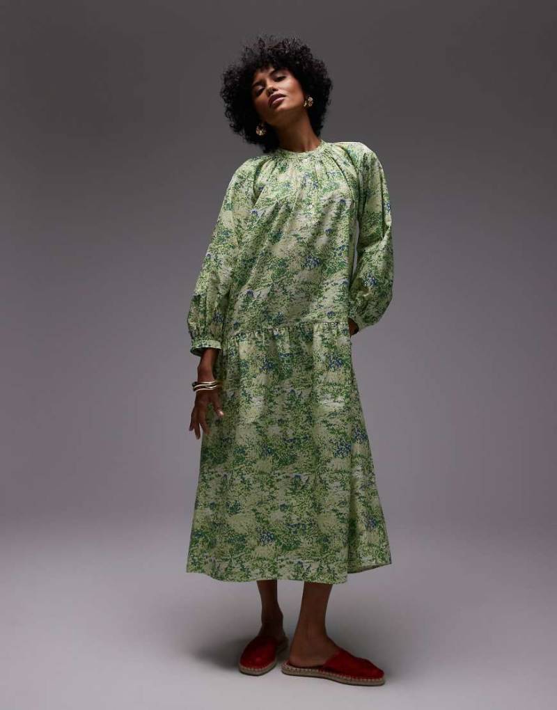 ARKET - Wadenlanges, gesmoktes Kleid aus reiner Baumwolle mit grünem Blättermuster und tiefer Taille-Bunt von Arket