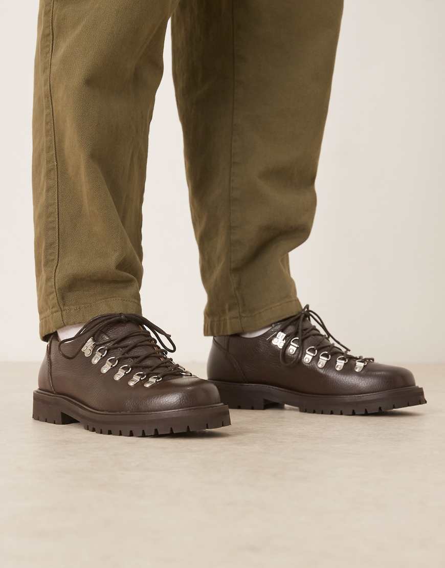 ARKET - Wanderschuhe aus Leder in Kieselbraun mit kurzem Schaft-Brown von Arket