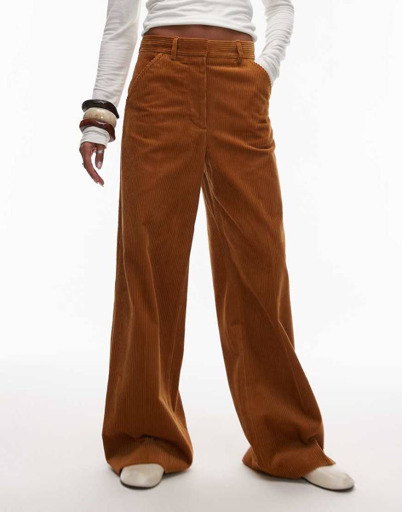 ARKET - Weite Cordhose in Braun mit figurbetontem Bund-Brown von Arket