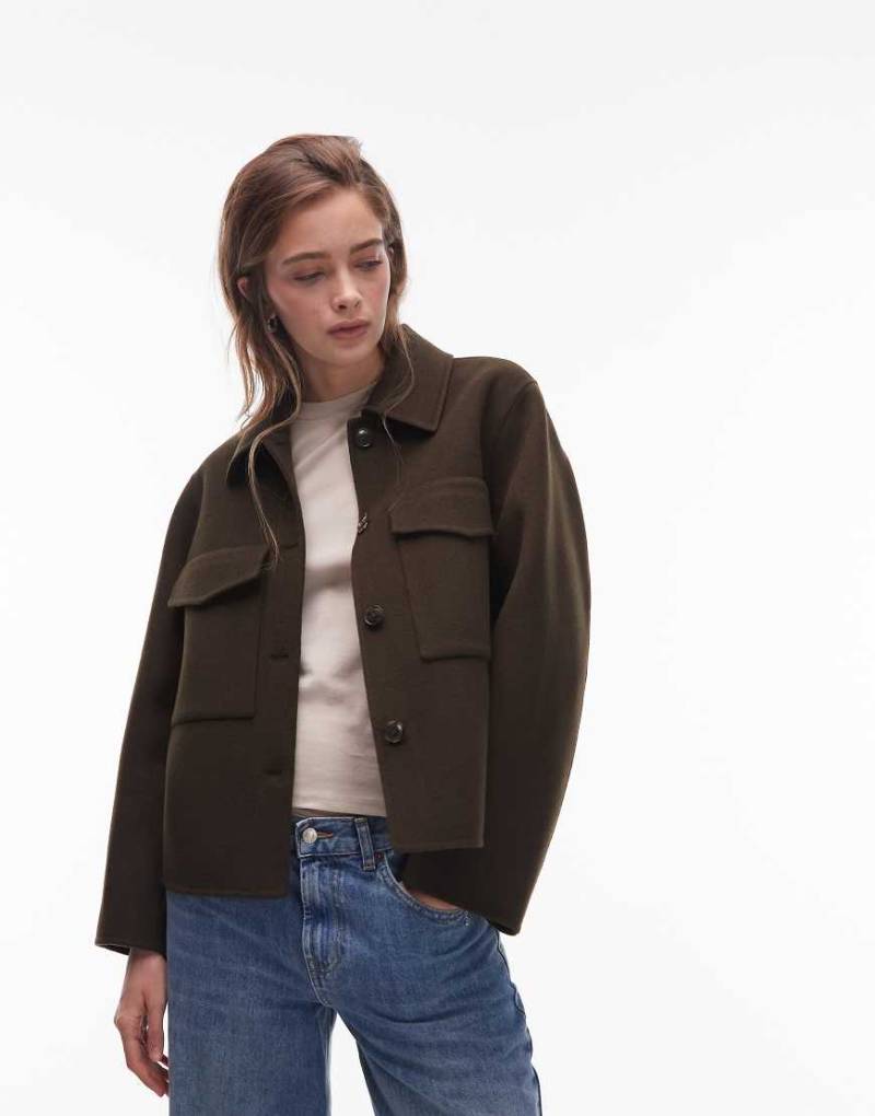 ARKET- Zweilagige Wolljacke in Khaki-Braun mit Knopfleiste und Vordertaschen-Grün von Arket