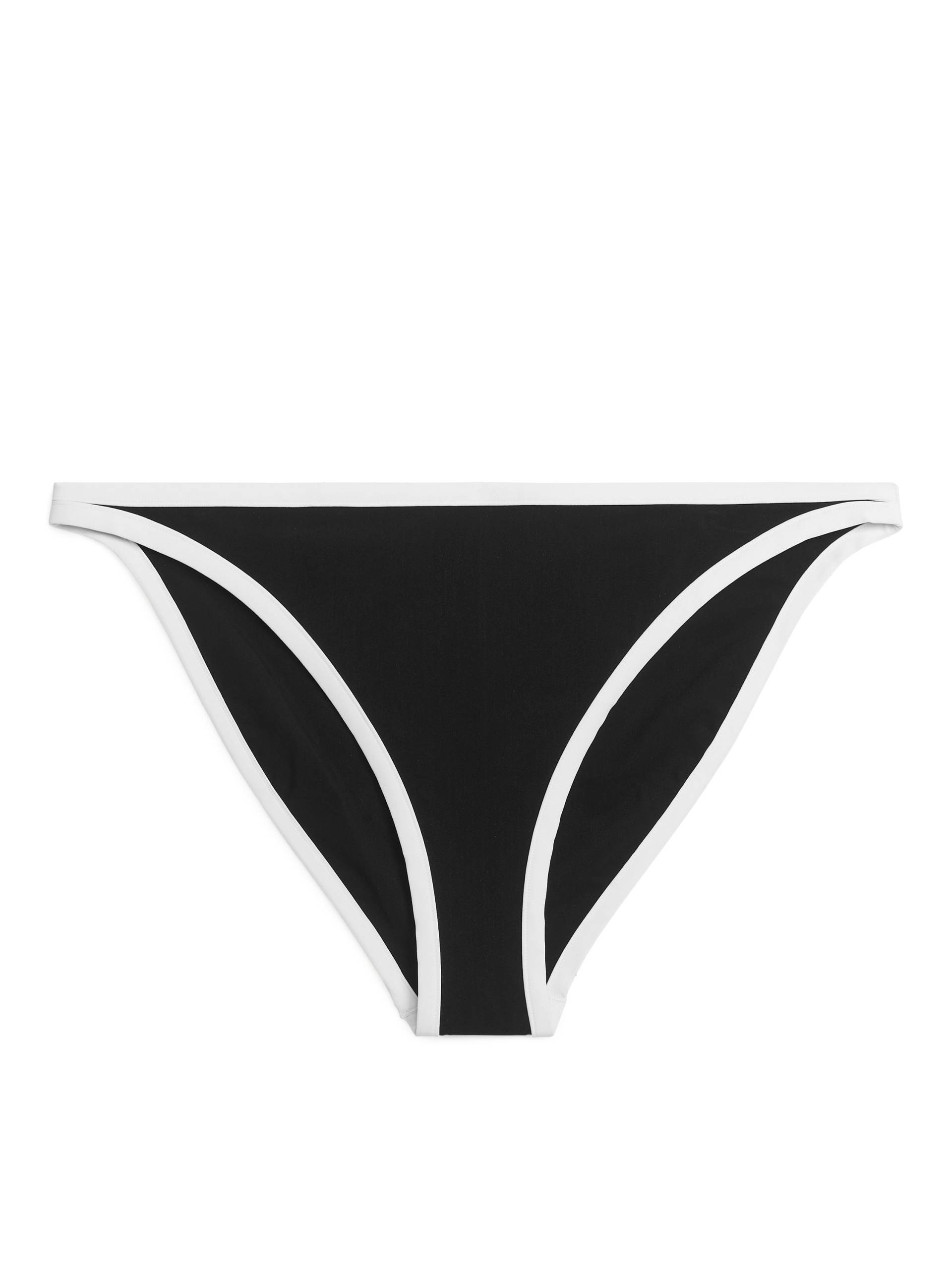 Arket Bikinihose mit kontrastfarbenen Paspeln Schwarz/Weiß, Bikini-Unterteil in Größe 44. Farbe: Black/white von Arket