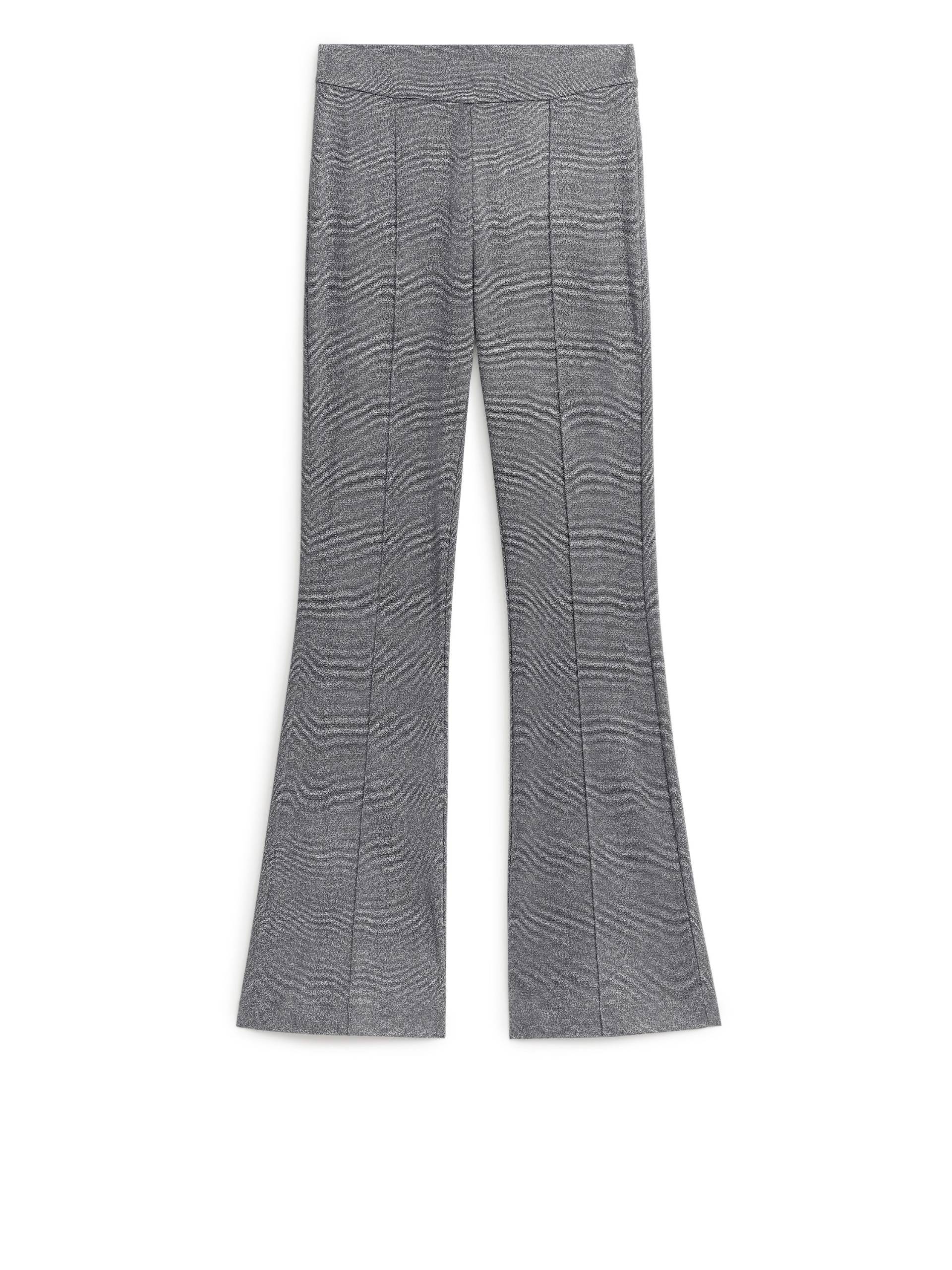 Arket Glänzende Jerseyhose dunkelgrau/glänzend, Chinohosen in Größe L. Farbe: Dark grey/glitter von Arket