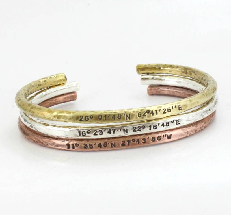 Koordinaten Manschette Armbänder - Gps Längengrad Breitengrad Gehämmert Personalisierter Manschettenarmreif Individueller Armreif Herrengeschenk von Arketipo