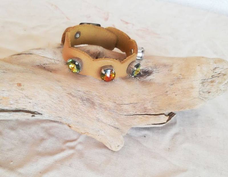 Butterscotch Leder Manschette, Und Gelbe Kristalle Verstellbare Lederarmband, Boho Kristall Akzent Schmuck Manschette von ArktosCollectibles
