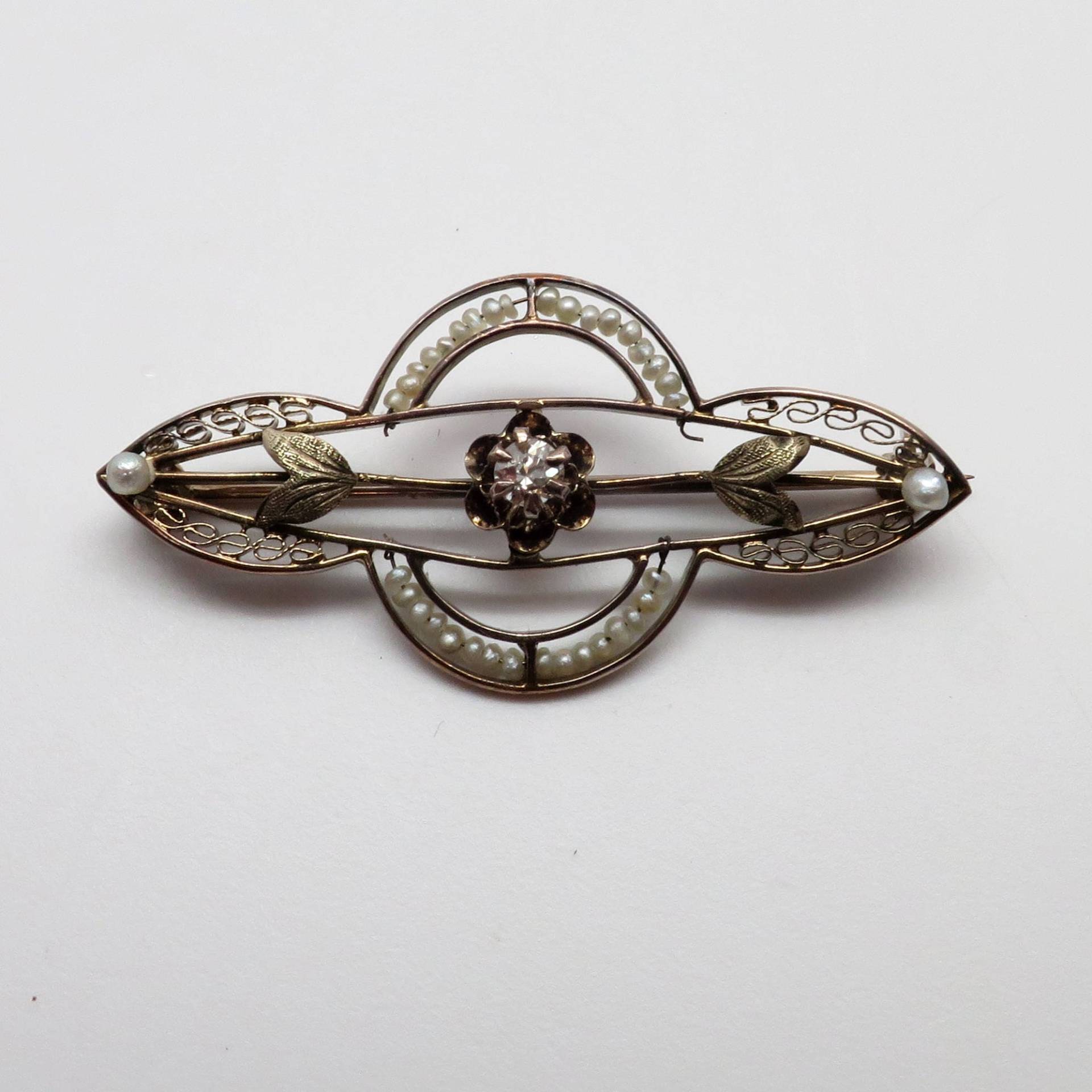 Exquisite Antiqueedwardian 10K Weißgold Rocailles & Diamant Filigrane Bar Anstecknadel/Brosche von ArlieJewelryEtc