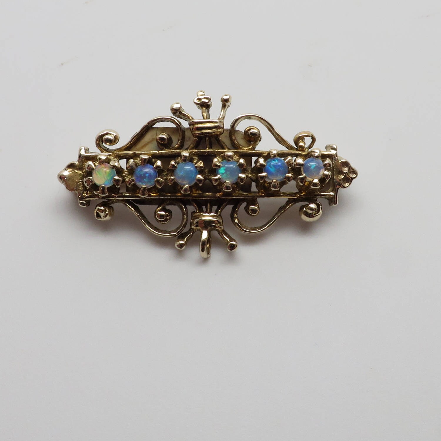 Wunderschöne Reproduktion Antiker Stil 14K Gelbgold Opal Bar Pin/Brosche 4, 12 Gramm von ArlieJewelryEtc