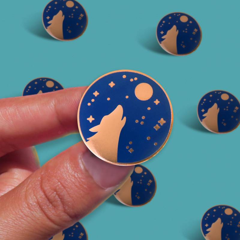 Heulen Wolf Pin Abzeichen, Wald Emaille Stifte, Halloween Pin, Und Mond Anstecknadel, Einzigartige Kopf von ArloGoods