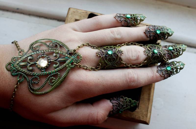 Handstücke Der Waldgöttin - Verstellbar Bronze & Grün von ArmaMedusa