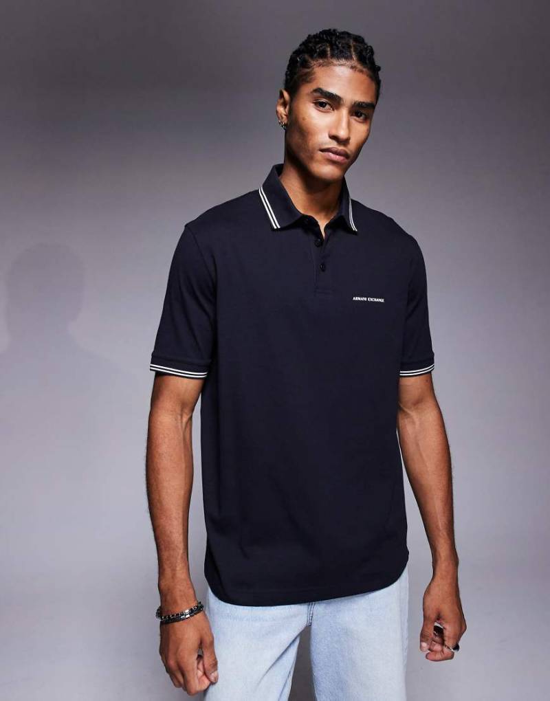 Armani Exchange - Kurzärmliges Polohemd in Marineblau mit Logo von Armani Exchange