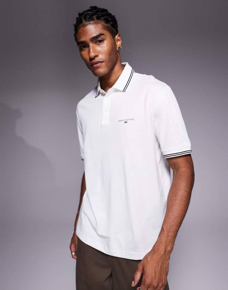 Armani Exchange - Kurzärmliges Poloshirt in Weiß mit Logo von Armani Exchange